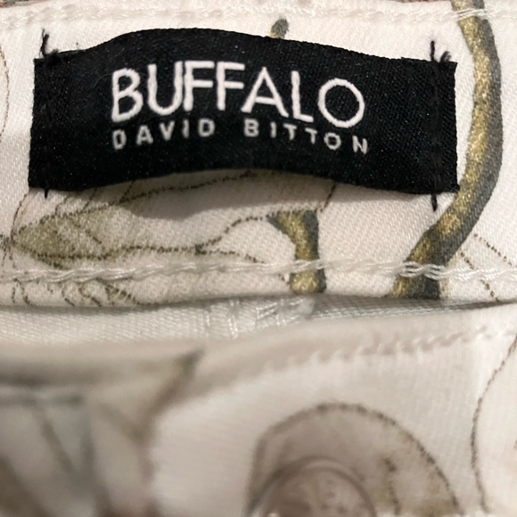 NWOT Buffalo David Bitton White and Green Patterned Pants - Picture 6 of 7